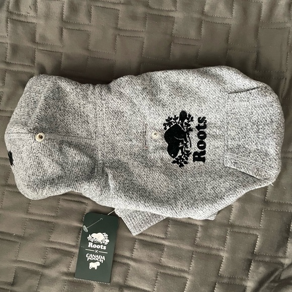 NWT Roots x Canada Pooch® Kanga Hoodie - Picture 2 of 5